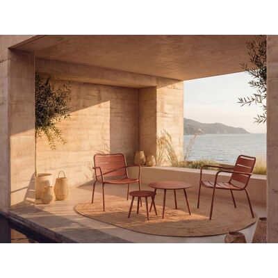 Vente-unique Tuinset in metaal - 2 lage stapelbare fauteuils en nesttafels - Terracotta - MIRMANDE van MYLIA Vente-unique Tuinset in metaal - 2 lage stapelbare fauteuils en nesttafels - Terracotta - MIRMANDE van MYLIA
