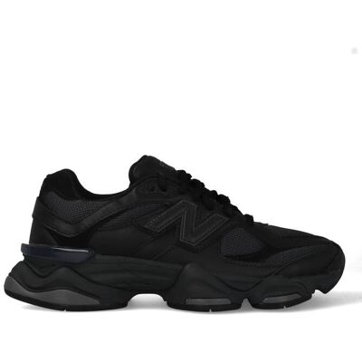 New Balance 9060 Triple Black Zwart-45.5 maat 45.5 New Balance 9060 Triple Black Zwart-45.5 maat 45.5