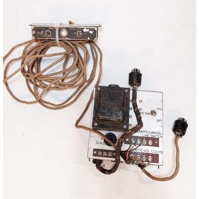 Wurlitzer Wall Box Booster met Remote Volume Control Wurlitzer Wall Box Booster met Remote Volume Control