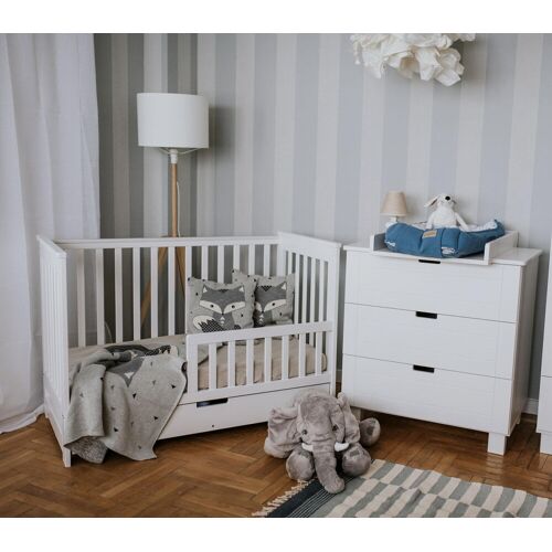 MamaLoes Babykamer Lieke Wit: Ledikant&Commode