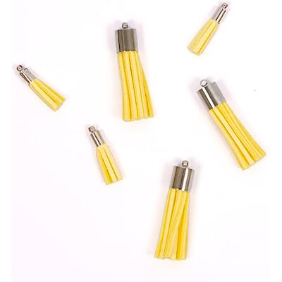 Craftelier Set van 6 suède kwasten met zilveren klinknagels twee verschillende maten Home Decor, sieraden, scrapbooking Maten: 4 x 1 cm en 2 x 0,5 cm pastelgeel Craftelier Set van 6 suède kwasten met zilveren klinknagels twee verschillende maten Home Decor, sieraden, scrapbooking Maten: 4 x 1 cm en 2 x 0,5 cm pastelgeel