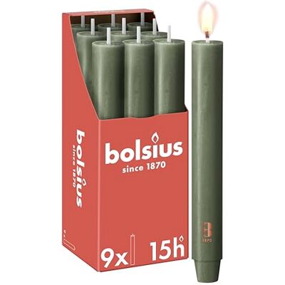 Bolsius dinerkaars rustiek 23cm olijfgroen in doos van 9 stuks 15 branduren decoratieve kaarsen bevat natuurlijke plantaardige was zonder palmolie Bolsius dinerkaars rustiek 23cm olijfgroen in doos van 9 stuks 15 branduren decoratieve kaarsen bevat natuurlijke plantaardige was zonder palmolie