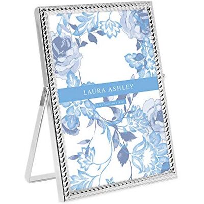 Laura Ashley 4x6 zilveren touw metalen fotolijst (verticaal) met uittrekbare ezelstandaard, gemaakt voor tafelblad, tegenruimte, plank en bureau Laura Ashley 4x6 zilveren touw metalen fotolijst (verticaal) met uittrekbare ezelstandaard, gemaakt voor tafelblad, tegenruimte, plank en bureau