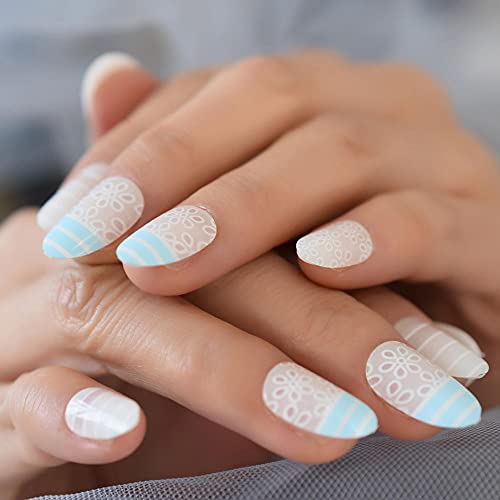 DDSY Middelgrote bloem Witte nepnagels Blauw ontwerp Pre- draagbare nagels Kunstmatige manicuretechnieken Draag manicure Eindproduct