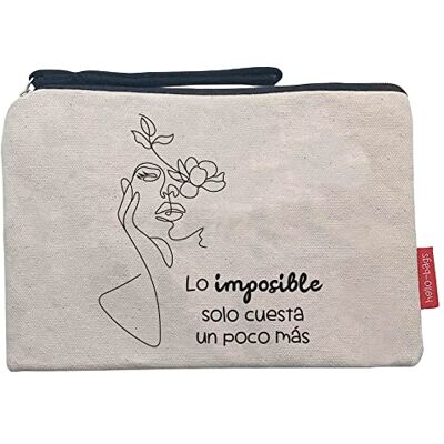 hello-bags . Make-up tas/toilettas/polstasje. Buitenkant: 100% katoen. Inclusief ritssluiting en voering. Verpakt in een geschenk kraft envelop. "LOIMPOSIBLE". Kleur: Ecru/Zwart. 23 * 15,5 cm. hello-bags . Make-up tas/toilettas/polstasje. Buitenkant: 100% katoen. Inclusief ritssluiting en voering. Verpakt in een geschenk kraft envelop. "LOIMPOSIBLE". Kleur: Ecru/Zwart. 23 * 15,5 cm.