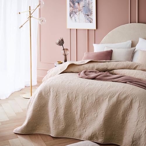 ROOM99 Leila Elegante sprei in beige, 220 x 240 cm, veelzijdige woondeken als bedsprei of bankovertrek, sprei voor bed en bank, quilt-stijl, ideaal als sprei