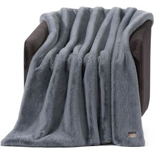 UGG 11069 Euphoria pluche imitatiebont omkeerbare plaid knusse donzige pluizige deken voor bank bed hotelstijl luxe machine wasbaar woondecoratie luxe zachte plaids voor bank, 177,8 x 127 cm, Chambray UGG 11069 Euphoria pluche imitatiebont omkeerbare plaid knusse donzige pluizige deken voor bank bed hotelstijl luxe machine wasbaar woondecoratie luxe zachte plaids voor bank, 177,8 x 127 cm, Chambray