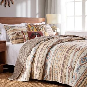 Greenland Home Barefoot Bungalow Quiltset, Katoen, Tan, 3-delige Cal King Greenland Home Barefoot Bungalow Quiltset, Katoen, Tan, 3-delige Cal King