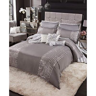 Sleepdown Caprice Glitz Stripe Waves omkeerbare print Bryony dekbedovertrek dubbel (200 cm x 200 cm) Sleepdown Caprice Glitz Stripe Waves omkeerbare print Bryony dekbedovertrek dubbel (200 cm x 200 cm)