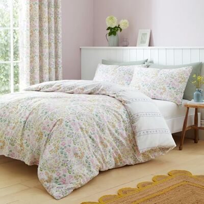 Dreams & Drapes Edith Floral Duvet Cover Bedding Set - Beddengoed Dreams & Drapes Edith Floral Duvet Cover Bedding Set - Beddengoed
