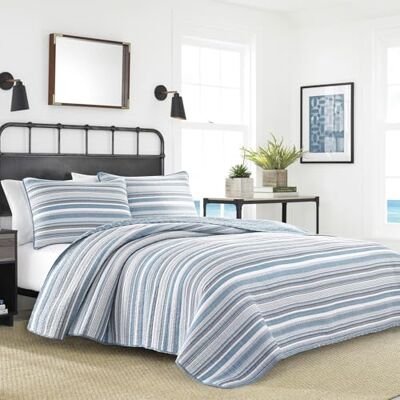 Nautica Katoenen Quilt-Sham Set, Grijs/Blauw, Vol/Koningin 100% katoen, omkeerbaar ontwerp, queensize, 2 bijpassende shams, comfort voor alle seizoenen Nautica Katoenen Quilt-Sham Set, Grijs/Blauw, Vol/Koningin 100% katoen, omkeerbaar ontwerp, queensize, 2 bijpassende shams, comfort voor alle seizoenen