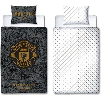 Character World Manchester United FC officiële eenpersoons dekbedovertrekset, kaartontwerp zwart en grijs omkeerbaar 2-zijdig voetbalbeddengoed hoes inclusief bijpassende kussensloop Character World Manchester United FC officiële eenpersoons dekbedovertrekset, kaartontwerp zwart en grijs omkeerbaar 2-zijdig voetbalbeddengoed hoes inclusief bijpassende kussensloop