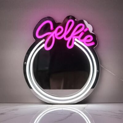 Altri Brand Neon Lichtspiegel Selfie 30x35 cm - Spiegel met LED-verlichting Altri Brand Neon Lichtspiegel Selfie 30x35 cm - Spiegel met LED-verlichting