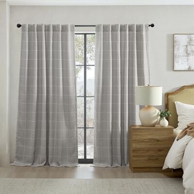 Elrene Home Fashions Sawyer-raamgordijn met ruitjesmotief, verduisterend, met stangdoorvoer en lussen aan de achterkant voor woonkamer/slaapkamer/kantoor, 132 x 241 cm, grijs Elrene Home Fashions Sawyer-raamgordijn met ruitjesmotief, verduisterend, met stangdoorvoer en lussen aan de achterkant voor woonkamer/slaapkamer/kantoor, 132 x 241 cm, grijs