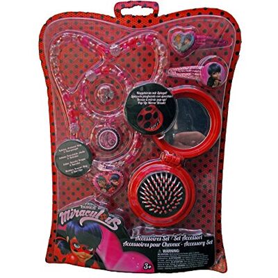 Joytoy Joy Toy 65988 Miraculous Sieradenset met 2 glitter-haarspelden, parelketting, parelarmband, ring en pop-up borstel met spiegel op blisterkaart 20 x 2 x 28,5 cm, kleurrijk Joytoy Joy Toy 65988 Miraculous Sieradenset met 2 glitter-haarspelden, parelketting, parelarmband, ring en pop-up borstel met spiegel op blisterkaart 20 x 2 x 28,5 cm, kleurrijk