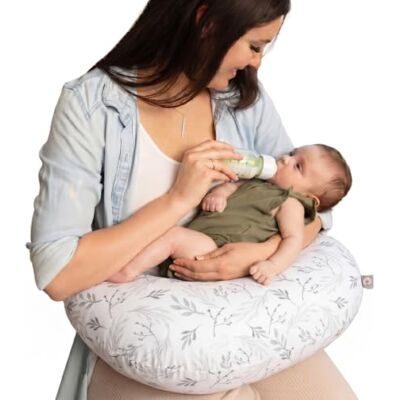Boppy Voedingskussen geverifieerd veilig borstvoedingskussen met zachtere vulling voor comfortabele ondersteuning, machinewas en drooghoes, niet-giftige materialen grijze zachte bladeren Boppy Voedingskussen geverifieerd veilig borstvoedingskussen met zachtere vulling voor comfortabele ondersteuning, machinewas en drooghoes, niet-giftige materialen grijze zachte bladeren
