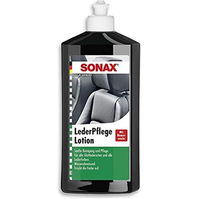 SONAX Huidverzorgingslotion (500 ml): verzorging en bescherming door bijenwas UV-bescherming voor altijd levendige kleuren Art. 02912000-820 SONAX Huidverzorgingslotion (500 ml): verzorging en bescherming door bijenwas UV-bescherming voor altijd levendige kleuren Art. 02912000-820