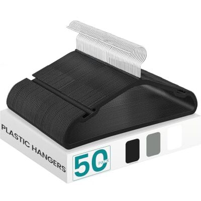 SONGMICS UCRP060B01 Kleerhangers, 50 stuks, zware kunststof hangers, met brede inkepingen, broekstang, 360° draaibare haak, ruimtebesparend, 41,6 x 21,4 cm, voor kledingkast, inktzwart SONGMICS UCRP060B01 Kleerhangers, 50 stuks, zware kunststof hangers, met brede inkepingen, broekstang, 360° draaibare haak, ruimtebesparend, 41,6 x 21,4 cm, voor kledingkast, inktzwart