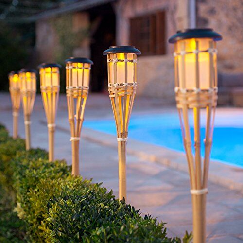 Lights4fun Set van 2 LED Solar Bamboe Tiki tuinfakkels 82 cm