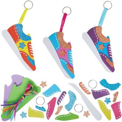 Baker Ross VC175 Sportschoenen sleutelhanger- en tasversieringssets Set van 6, schuimrubberen sportschoenbedeltjes Baker Ross VC175 Sportschoenen sleutelhanger- en tasversieringssets Set van 6, schuimrubberen sportschoenbedeltjes