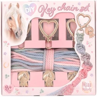 Depesche 13184 Miss Melody DIY sleutelhangerset in roze, incl. 3 gouden hangers, karabijnhaak en 10m katoenen lint met kleurverloop Depesche 13184 Miss Melody DIY sleutelhangerset in roze, incl. 3 gouden hangers, karabijnhaak en 10m katoenen lint met kleurverloop