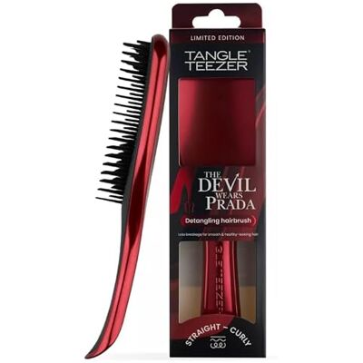 Tangle Teezer The Devil Wears Prada and The Ultimate Detangler™ – Detangling-haarborstel voor steil tot krullend haar – Gelaagde tanden voor minder breuken Limited-Edition Rode metallic finish Tangle Teezer The Devil Wears Prada and The Ultimate Detangler™ – Detangling-haarborstel voor steil tot krullend haar – Gelaagde tanden voor minder breuken Limited-Edition Rode metallic finish