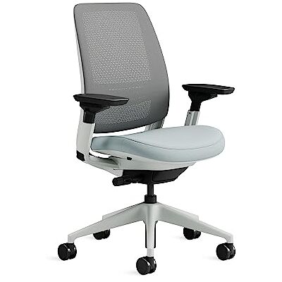 Steelcase Series 2 Ergonomische, in hoogte verstelbare bureaustoel met verstelbare lendensteun en armleuningen, ademend grijs Netwave stof en comfortabele lichtblauwe stoelbekleding Steelcase Series 2 Ergonomische, in hoogte verstelbare bureaustoel met verstelbare lendensteun en armleuningen, ademend grijs Netwave stof en comfortabele lichtblauwe stoelbekleding