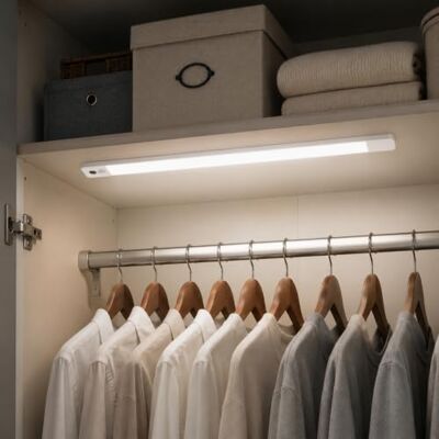 Lightbox LED Akku-Unterbauleuchte 60 cm, USB-C aufladbar, Lampe LED onderkastverlichting met oplaadbare batterij, bewegingsmelder, 60 cm, 550 lm, 4000 K Lightbox LED Akku-Unterbauleuchte 60 cm, USB-C aufladbar, Lampe LED onderkastverlichting met oplaadbare batterij, bewegingsmelder, 60 cm, 550 lm, 4000 K
