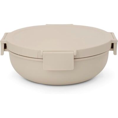Brabantia Make & Take Saladeschaal 1,3 l, afneembaar dienblad voor toppings en dressing, luchtdichte sluiting, lekvrije reiscontainer, veilige kliksluiting, vaatwasser- en magnetronbestendige Brabantia Make & Take Saladeschaal 1,3 l, afneembaar dienblad voor toppings en dressing, luchtdichte sluiting, lekvrije reiscontainer, veilige kliksluiting, vaatwasser- en magnetronbestendige