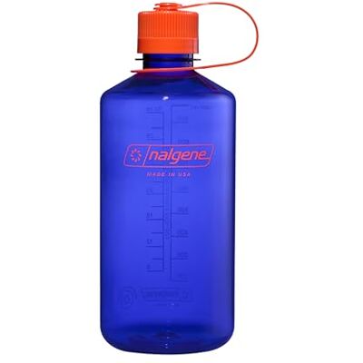 Nalgene Sustain Tritan waterfles van BPA-vrij materiaal, gemaakt van 50% kunststofafval, 907 ml, smalle mond, altijd groen Nalgene Sustain Tritan waterfles van BPA-vrij materiaal, gemaakt van 50% kunststofafval, 907 ml, smalle mond, altijd groen