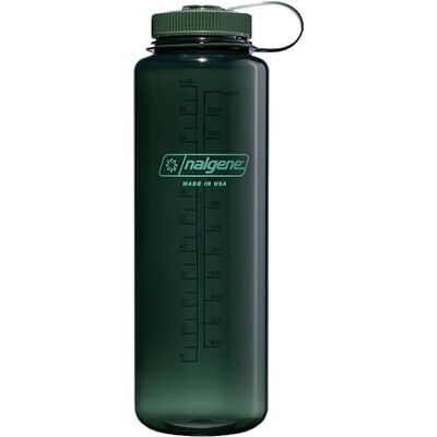 Nalgene Sustain Tritan BPA-vrije waterfles gemaakt van materiaal afgeleid van 50% plastic afval (met behulp van ISCC gecertificeerde massabalance), 40 oz, brede mond, jade Nalgene Sustain Tritan BPA-vrije waterfles gemaakt van materiaal afgeleid van 50% plastic afval (met behulp van ISCC gecertificeerde massabalance), 40 oz, brede mond, jade