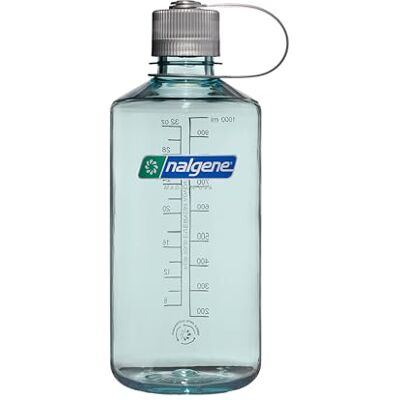 Nalgene Sustain Tritan BPA-vrije waterfles gemaakt van materiaal afgeleid van 50% plastic afval, 32 oz, smalle mond, zeeschuim Nalgene Sustain Tritan BPA-vrije waterfles gemaakt van materiaal afgeleid van 50% plastic afval, 32 oz, smalle mond, zeeschuim