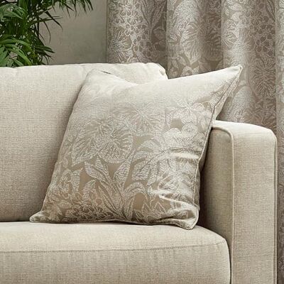 furn. Wylder Bali Botanische Jacquard Veer Rijk Gevuld Kussen furn. Wylder Bali Botanische Jacquard Veer Rijk Gevuld Kussen
