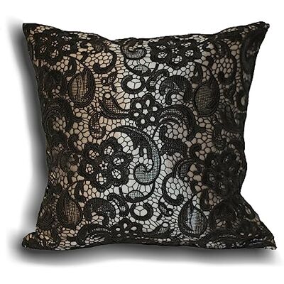 Riva Home Macramé Kussen - Zilver - Afmeting 45 cm x 45 cm Riva Home Macramé Kussen - Zilver - Afmeting 45 cm x 45 cm