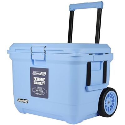 Coleman PRO Heavy-Duty geïsoleerde harde koeler met wielen 52 L inhoud Houdt ijs voor 5 dagen Volledige schuimisolatie Grote duurzame draagbare koelbox voor robuust buitengebruik en Coleman PRO Heavy-Duty geïsoleerde harde koeler met wielen 52 L inhoud Houdt ijs voor 5 dagen Volledige schuimisolatie Grote duurzame draagbare koelbox voor robuust buitengebruik en