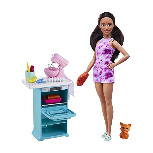 Barbie ​ Pop en Keukenspeelset met  (pop van 27 cm, bruin haar, petite), oven, bewegende mixer, kitten en bakaccessoires, cadeau voor kinderen van 3 tot 7 jaar, HCD44