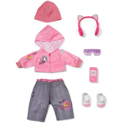 BABY born Cool Girl Outfit 43 cm met broek, hoodie, muts, bril, koptelefoon, schoenen en smartphone met Click & Play-functie BABY born Cool Girl Outfit 43 cm met broek, hoodie, muts, bril, koptelefoon, schoenen en smartphone met Click & Play-functie
