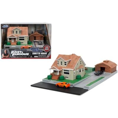 Jada Toys Fast & Furious Toretto huis met garage en 2 nanovoertuigen, diorama op schaal 360°, inclusief Dodge Charger en Toyota Supra, metalen model voor fans vanaf 8 jaar (9333668314R00) Jada Toys Fast & Furious Toretto huis met garage en 2 nanovoertuigen, diorama op schaal 360°, inclusief Dodge Charger en Toyota Supra, metalen model voor fans vanaf 8 jaar (9333668314R00)