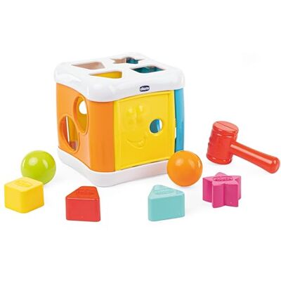 Chicco Kubus met slag en hamer 2 in 1, spel vormen en stangen voor kinderen met 4 geometrische vormen, 2 ballen en hamer, multifunctionele dobbelstenen – educatief spel 10 maanden – 3 jaar Chicco Kubus met slag en hamer 2 in 1, spel vormen en stangen voor kinderen met 4 geometrische vormen, 2 ballen en hamer, multifunctionele dobbelstenen – educatief spel 10 maanden – 3 jaar