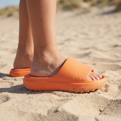 Adidas Adilette Lumia Slippers oranje Rubber Beige 43,39,42,38,37,40 1/2 Uniseks Adidas Adilette Lumia Slippers oranje Rubber Beige 43,39,42,38,37,40 1/2 Uniseks