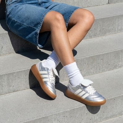 Adidas Barreda Mundial Sneakers zilver Leer Zilver 37 1/3,38 2/3,40,36 2/3,36,38,42,40 2/3,39 1/3,41 1/3,42 2/3 female Adidas Barreda Mundial Sneakers zilver Leer Zilver 37 1/3,38 2/3,40,36 2/3,36,38,42,40 2/3,39 1/3,41 1/3,42 2/3 female