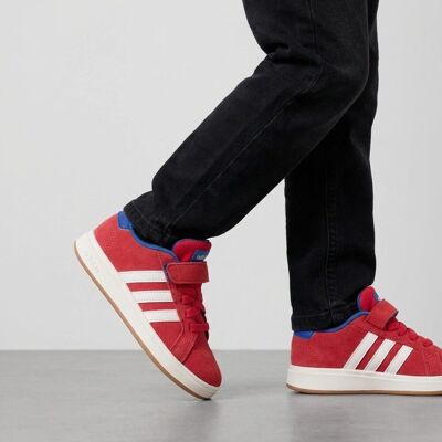 Adidas Grand Court 00 Sneakers rood Suede Rood 31,28,30,35,33,34,32 male Adidas Grand Court 00 Sneakers rood Suede Rood 31,28,30,35,33,34,32 male