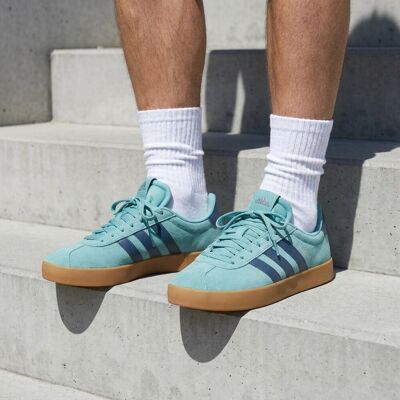 Adidas VL Court 3.0 Sneakers blauw Suède Turquoise 46,44 2/3,41 1/3,45 1/3,44,42,40,43 1/3,42 2/3 male Adidas VL Court 3.0 Sneakers blauw Suède Turquoise 46,44 2/3,41 1/3,45 1/3,44,42,40,43 1/3,42 2/3 male