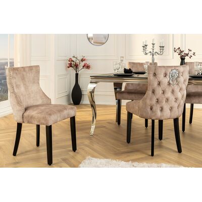 Deluxe stoel beige fluweel met leeuwenkop zwarte poten Deluxe stoel beige fluweel met leeuwenkop zwarte poten