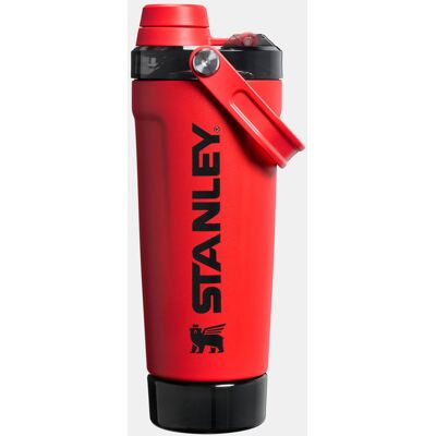 Stanley The Vitalize Shaker 0.59L / 20Oz Drinkfles Rood One size Stanley The Vitalize Shaker 0.59L / 20Oz Drinkfles Rood One size