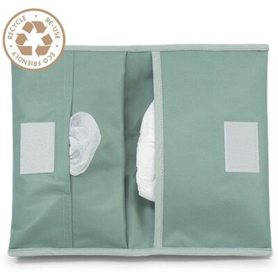 KipKep napper luier-etuitje - pale green - luiers en doekjes to go - rpet - wasbaar - gecoat - groen KipKep napper luier-etuitje - pale green - luiers en doekjes to go - rpet - wasbaar - gecoat - groen