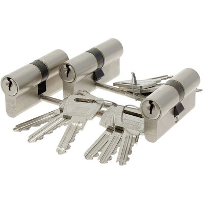 Nemef cilinderslot 132/9 - 3 stuks gelijksluitend incl. 9 sleutels - skg Nemef cilinderslot 132/9 - 3 stuks gelijksluitend incl. 9 sleutels - skg