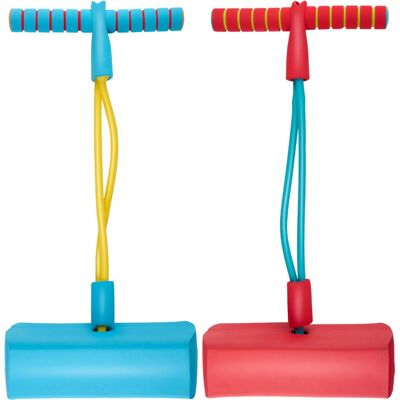 Eddy Toys pogo jumper foam - springstok voor kinderen - geschikt voor buitenspeelgoed - gemaakt van kunststof - afmetingen 24,5x12x52 cm - gewicht 325 gram - kleur blauw, rood en geel Eddy Toys pogo jumper foam - springstok voor kinderen - geschikt voor buitenspeelgoed - gemaakt van kunststof - afmetingen 24,5x12x52 cm - gewicht 325 gram - kleur blauw, rood en geel