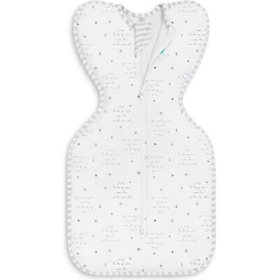 Love To Dream ™ babyslaapzak swaddle up™ - inbakeren - baby 3-6 maanden - 6-8.5 kg - zomer - 0.2 tog - wit met tekst Love To Dream ™ babyslaapzak swaddle up™ - inbakeren - baby 3-6 maanden - 6-8.5 kg - zomer - 0.2 tog - wit met tekst