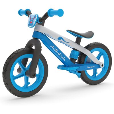 Chillafish loopfiets 2 jaar met voetsteun en voetrem - blauw - lichtgewicht loopfiets jongens en meisjes tot 5 jaar met verstelbaar zadel en 12" rubberskin banden voor extra grip binnen en buiten - model bmxie 2 Chillafish loopfiets 2 jaar met voetsteun en voetrem - blauw - lichtgewicht loopfiets jongens en meisjes tot 5 jaar met verstelbaar zadel en 12" rubberskin banden voor extra grip binnen en buiten - model bmxie 2